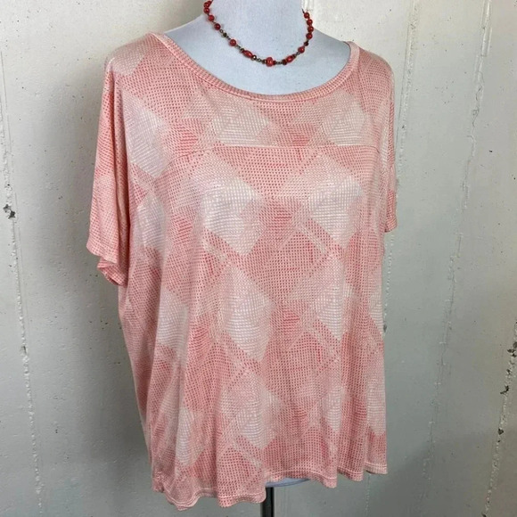 Old Navy XL salmon & white print casual‎ tee shirt - Picture 1 of 5